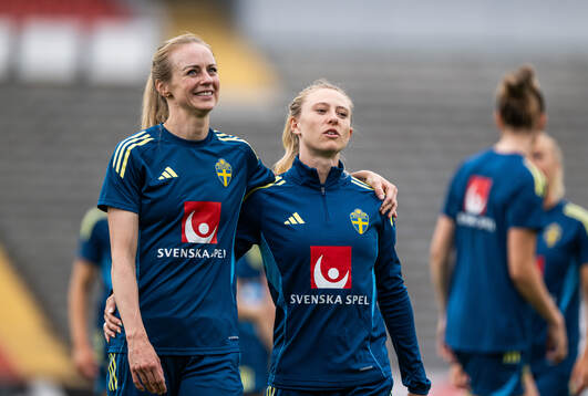 Amanda Ilestedt and Rebecka Blomqvist of the Swedish