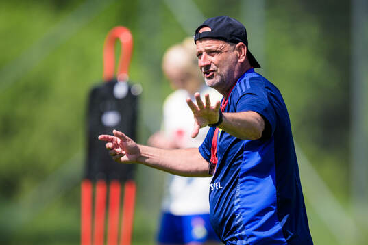 Head coach Magnus Wikman of the Swedish women's under-23
