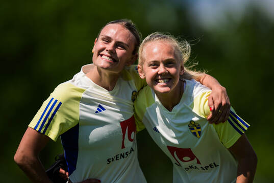 Maja Bodin and Molly Johansson of the Swedish women's