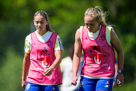 Johanna Renmark and Alice Bergström of the Swedish women's