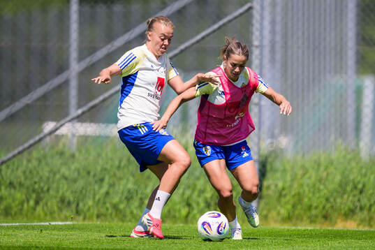 Elin Westlund and Johanna Renmark of the Swedish women's