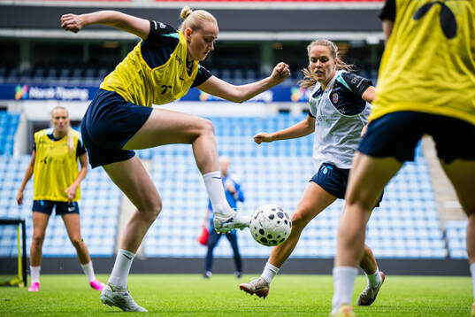 Emilie Bragstad and Iris Omarsdottir of the Norwegian