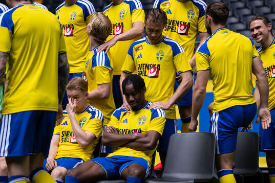 Anthony Elanga and Benjamin Nygren of the Swedish national