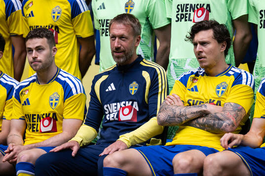 Gabriel Gudmundsson, Head coach Graham Potter and Victor