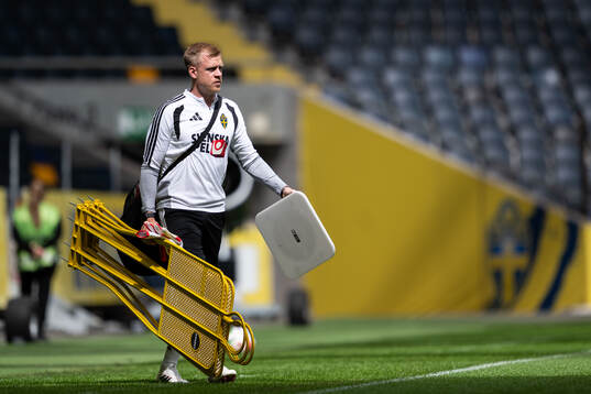 Goalkeeper coach Linus Kandolin of the Swedish national