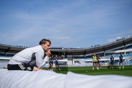 Bläddra bland fler bilder av Football, FIFA Women's World Cup Qualifier, Sweden, Training