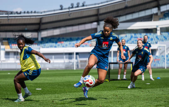Monica Jusu Bah and Felicia Schröder of the Swedish