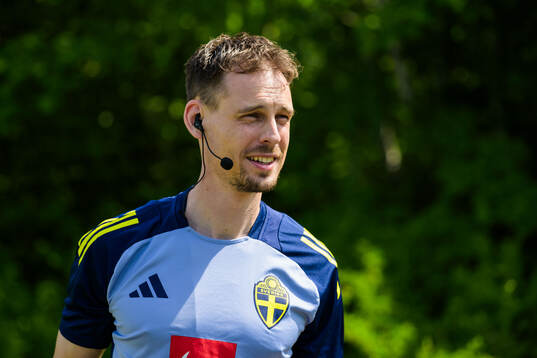 Head coach head Daniel Bäckström of the Swedish under-21