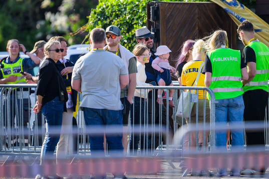 Spectators arriving