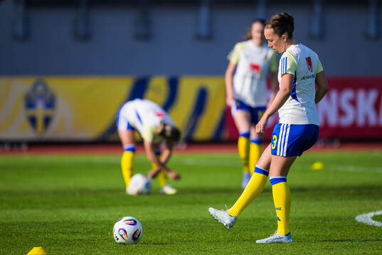 Athinna Persson Lundgren of Sweden