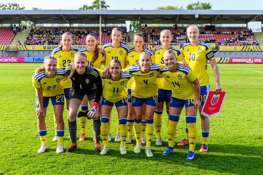 Top left Athinna Persson Lundgren, Svea Rehnberg, Julia