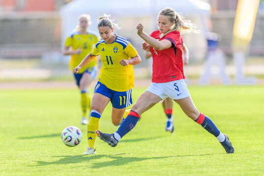 Johanna Renmark of Sweden and Oda Johansen of Norway