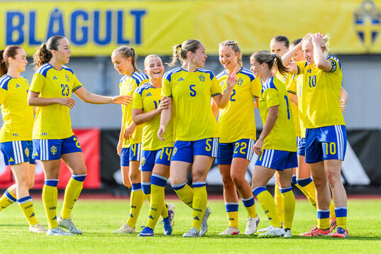 Alice Bergström of Sweden celebrates scoring 1-0