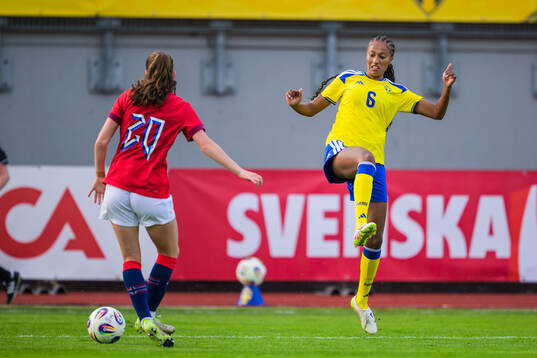 Frøya Brennskag-Dorsin of Norway and Cassandra Bogere of