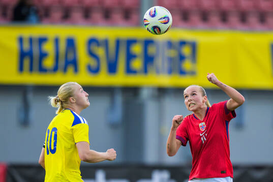 Wilma Leidhammar of Sweden and Eline Hegg of Norway
