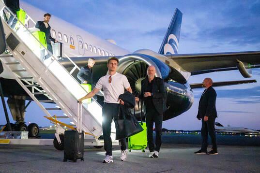 Martin Ødegaard and head coach Ståle Solbakken of the