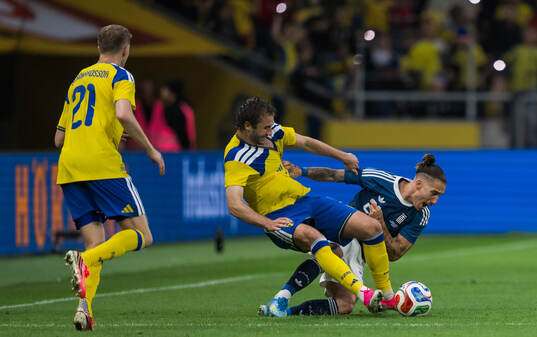 Benjamin Nygren of Sweden and Kostas Tsimikas of Greece