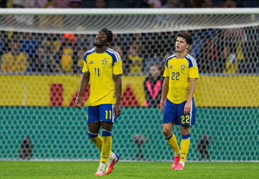 Anthony Elanga of Sweden looks dejected