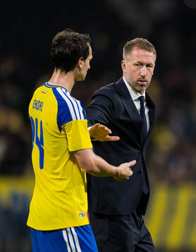Hjalmar Ekdal and head coach Graham Potter of Sweden