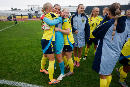 Rebecca Jakobsson, Emilia Redzter and Lia Törnström