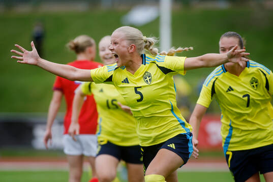Rebecca Jakobsson of Sweden celebrates 1-0