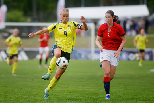 Mollie Josefsson of Sweden and Maria Hagen of Norge