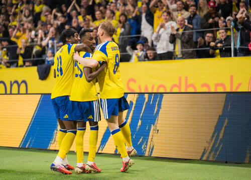 Anthony Elanga, Taha Ali and Daniel Svensson of Sweden