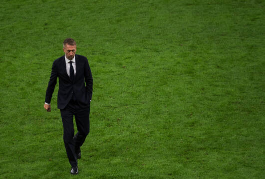 Head coach Graham Potter of Sweden looks dejected