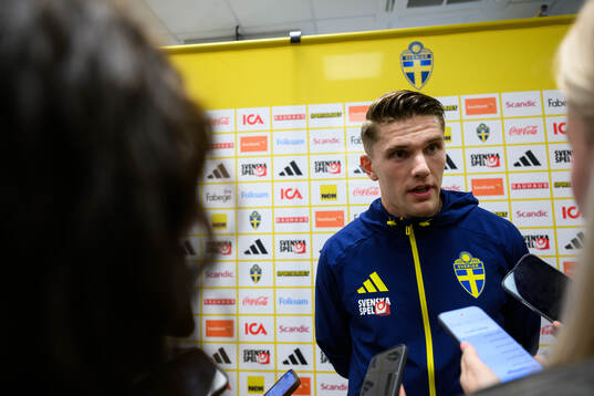 Viktor Gyökeres of Sweden is interviewed