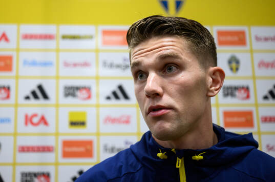 Viktor Gyökeres of Sweden is interviewed