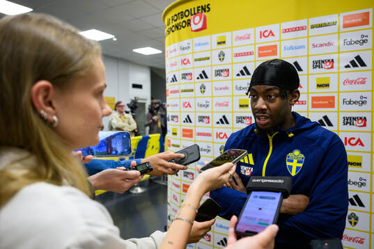Anthony Elanga of Sweden is interviewed