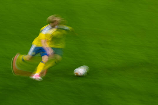Lucas Bergvall of Sweden