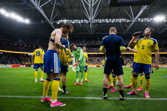 Benjamin Nygren, goalkeeper Kristoffer Nordfeldt and