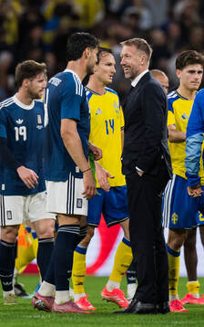 Ntinos Mavropanos of Greece and Head coach Graham Potter of