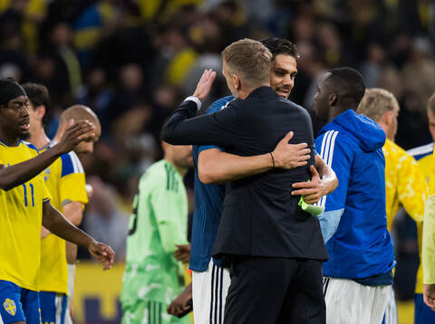 Ntinos Mavropanos of Greece and Head coach Graham Potter of