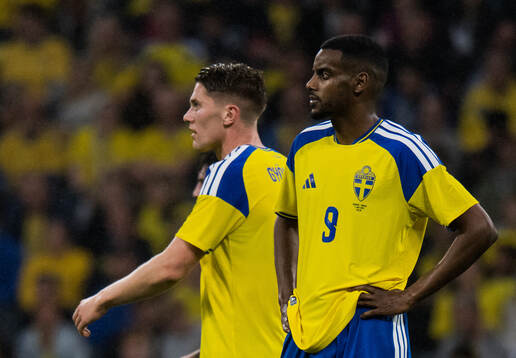 Viktor Gyökeres and Alexander Isak of Sweden
