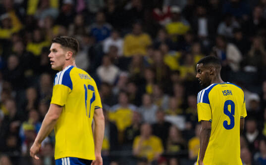 Viktor Gyökeres and Alexander Isak of Sweden