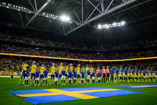 Players of Sweden and of Greece