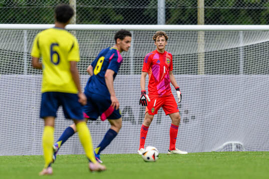 Goalkeeper Elton Otto