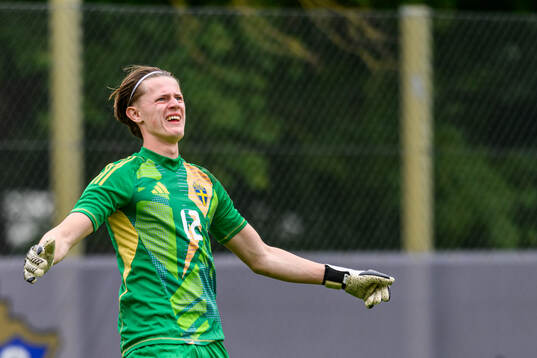 Goalkeeper Tex Jeppsson Bergkvist