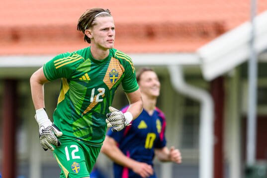 Goalkeeper Tex Jeppsson Bergkvist