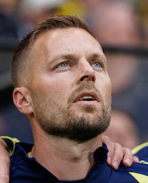 Assistant coach Sebastian Larsson of Sweden
