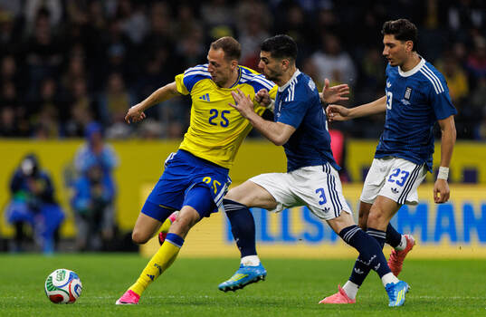 Gustaf Nilsson of Sweden and Konstantinos Koulierakis of