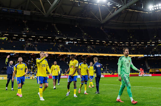 Taha Ali, Alexander Isak, Anthony Elanga and goalkeeper