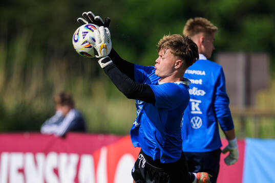 Goalkeeper Ukko Happonen of Finland