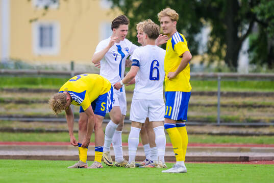 Julius Körkkö celebrates
