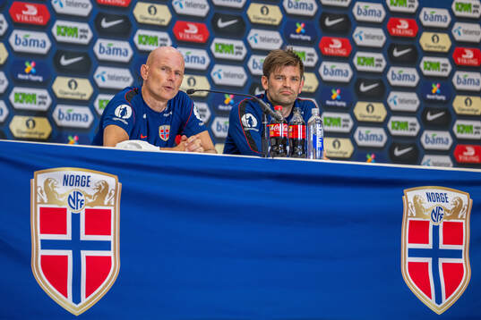 Head coach Ståle Solbakken and press officer Morten