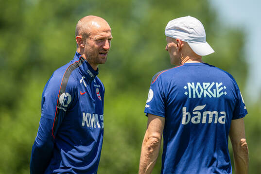 Player manager Brede Hangeland and head coach Ståle
