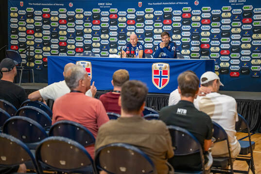 Head coach Ståle Solbakken and press officer Morten
