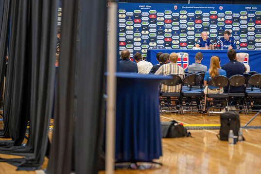 Head coach Ståle Solbakken and press officer Morten